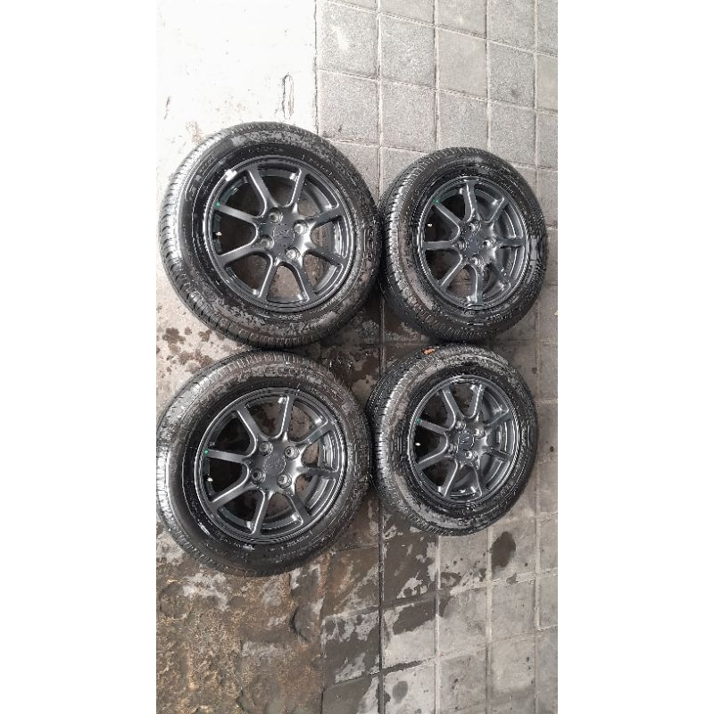 Velg dan ban bekas mobil oem copotan ayla ring 14 + ban 175 65 14 80%