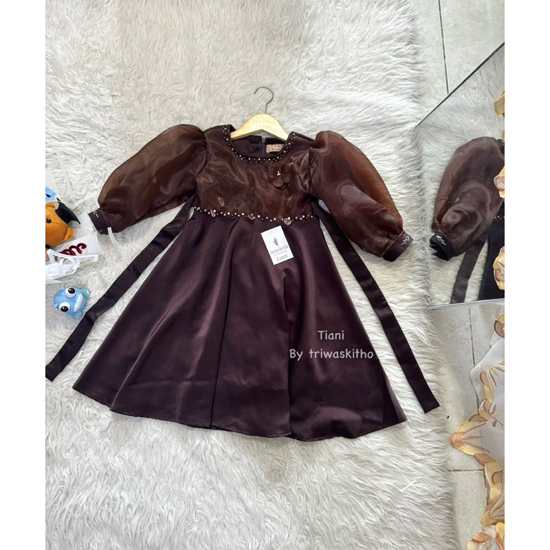 dress anak perempuan warna coklat mahogany choco pramuka kopi mewah kode alina dress anak premium or