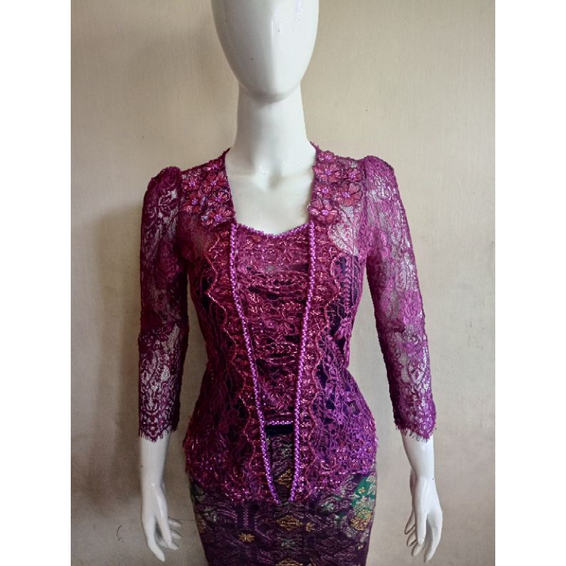 new kebaya Payet modif tempel bunga metalik glosy