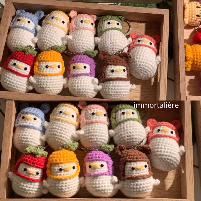 boneka rajut | gantungan kunci rajut | bebek helm | helmet duck | crocheted keychain | keychain croc