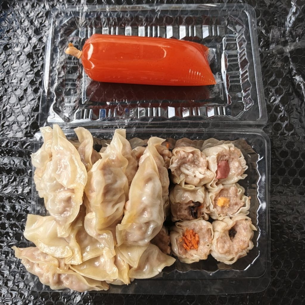 

Ygshop17 Dimsum Ayam Gyomix (Gyoza Dan Mix) Isi 25 Pcs Plus Saus Matang
