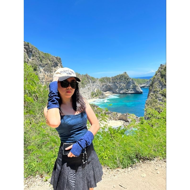 SHE WEARS SUGAR Down Bad Top Size M Preloved