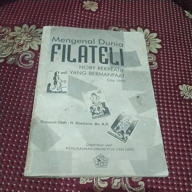 

buku perangko mengenal dunia filateli
