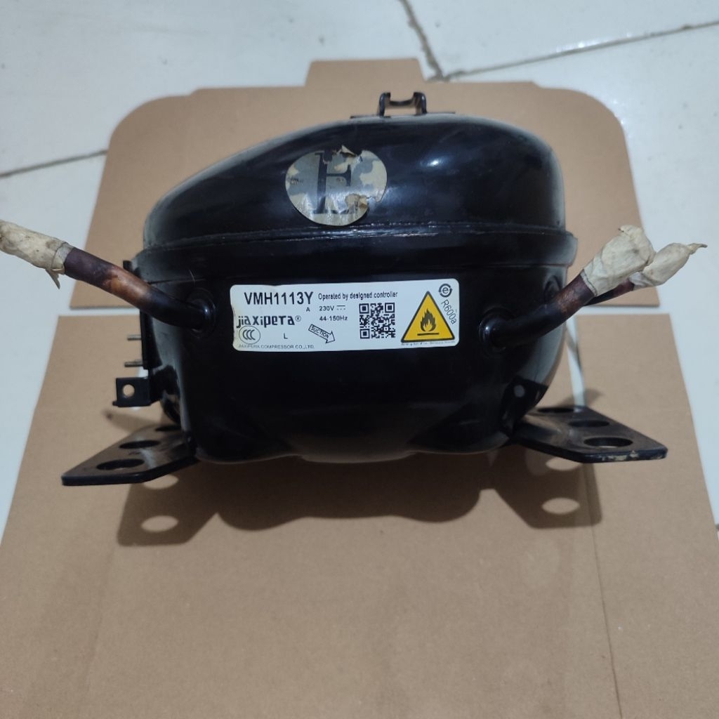 Compresor Kulkas 2 pintu Hisense Inverter VMH1113Y Original