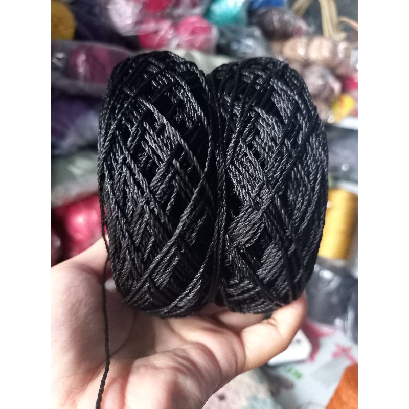 Benang rajut Nylon warna hitam (d18)