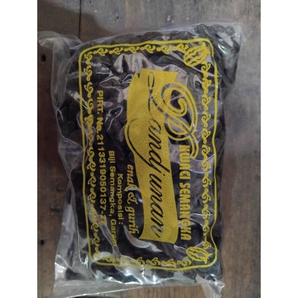 

Kuaci Hitam Semangka Asli