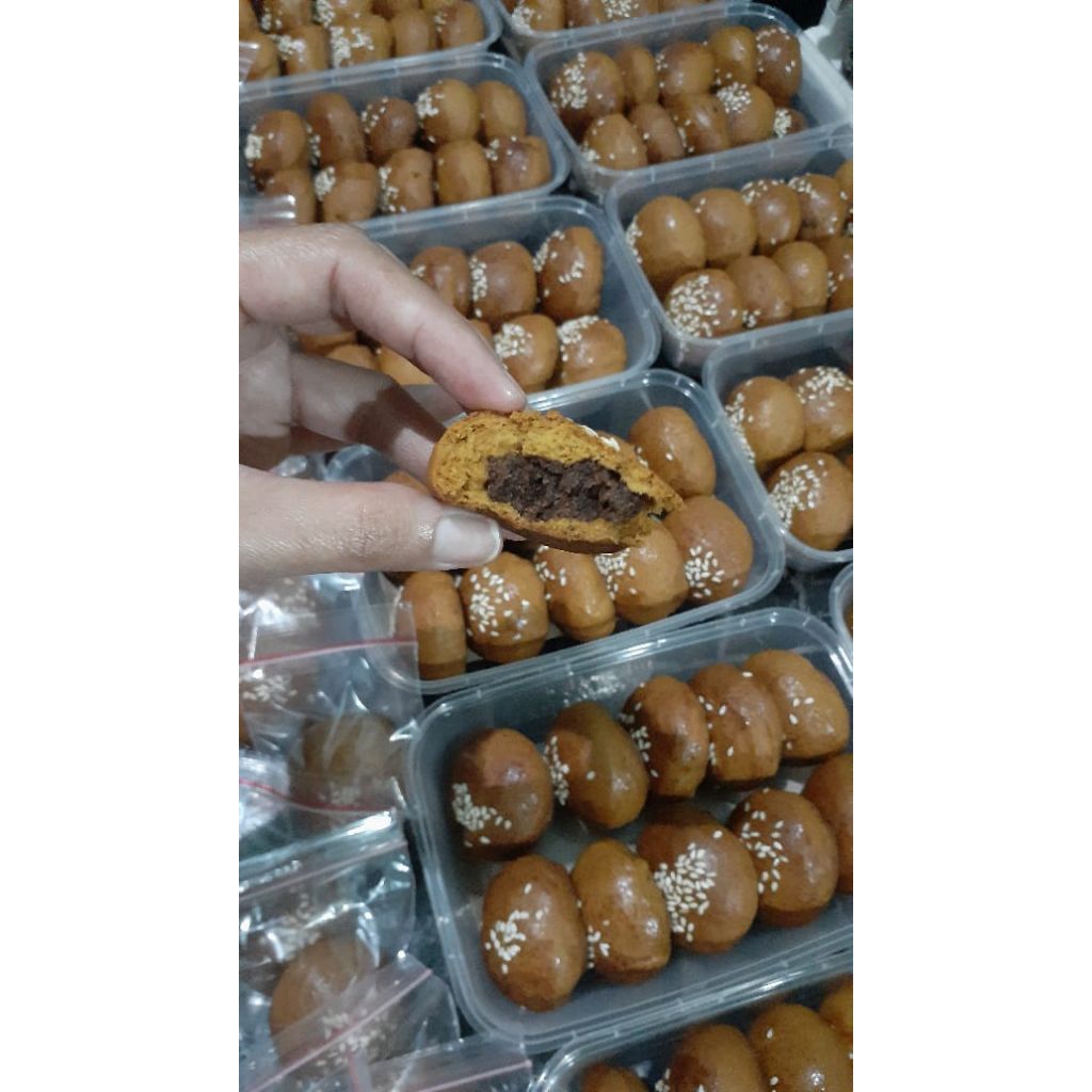 

roti (pia )ganjel rel isi coklat