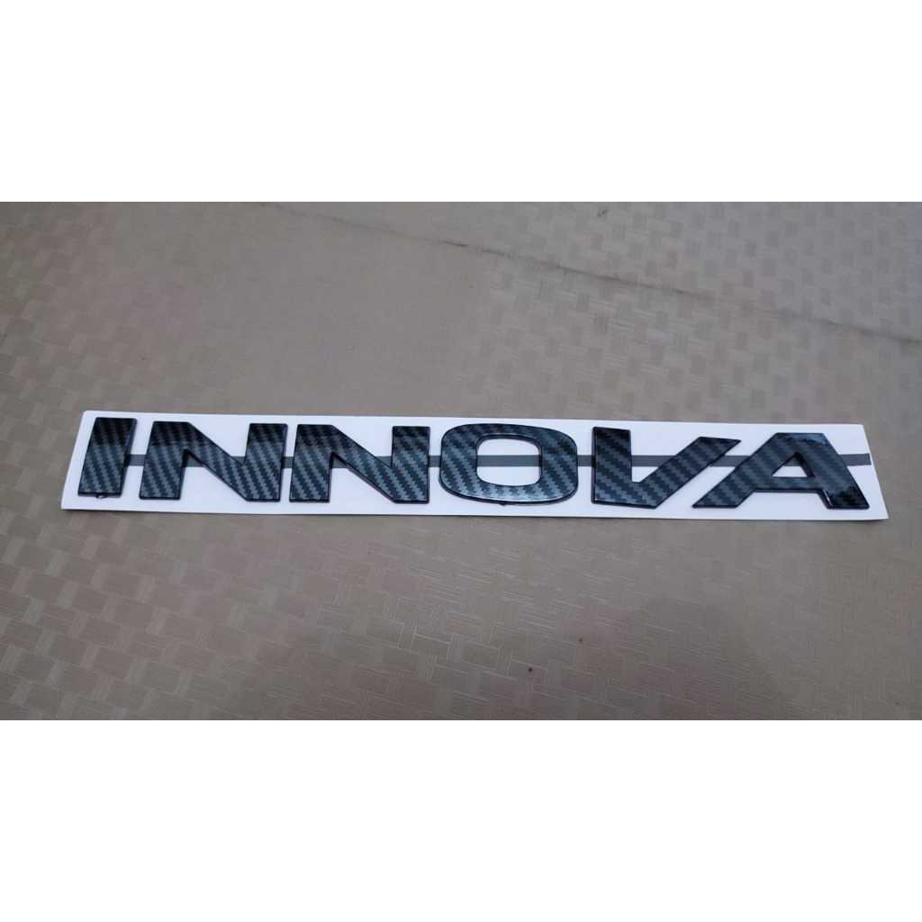 Emblem kap mesin tulisan innova warna carbon