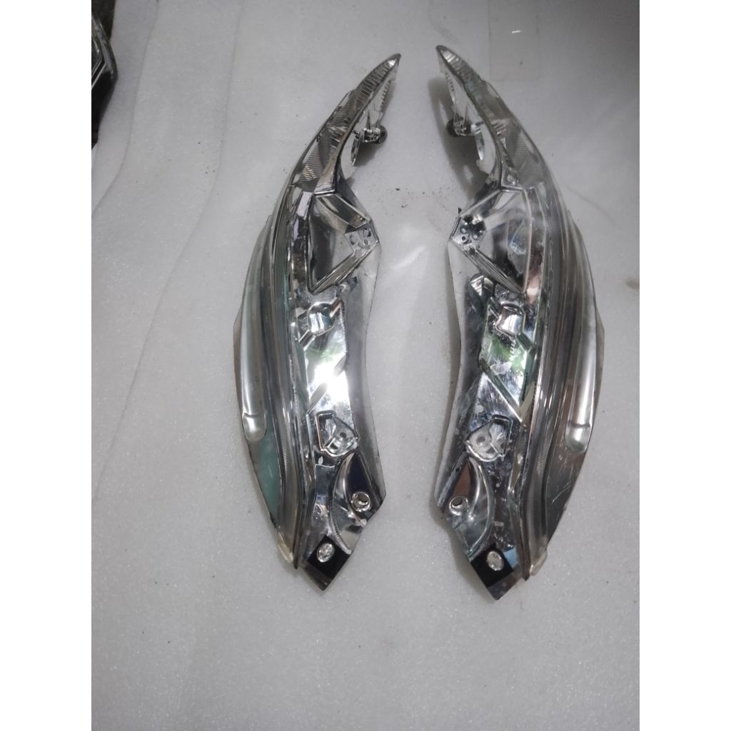 frem Alisa sen set mika alis lampu depan Honda PCX 150 set kanan kiri original copotan