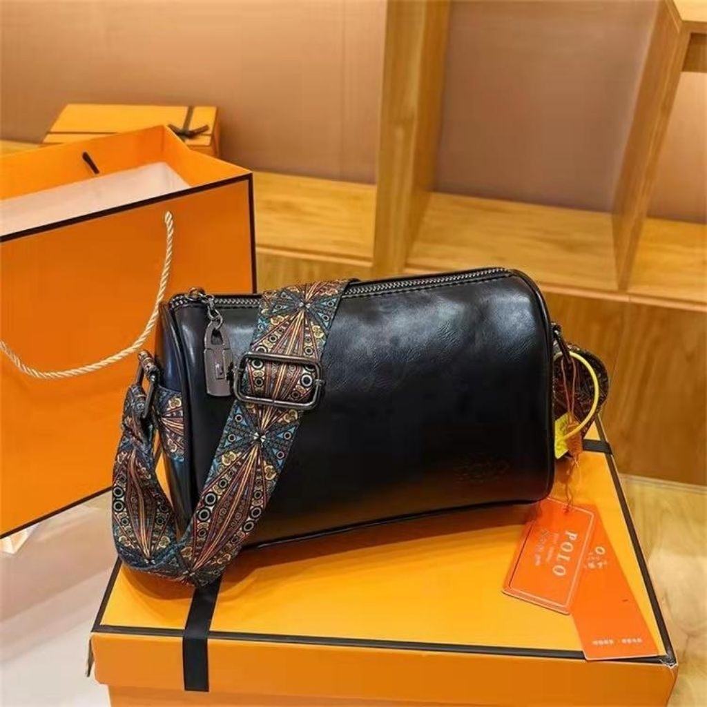 IMP0RT CHINAA HALUS TEBAL Z11209 TAS BULAT PANJANG WARNA HIJAU LUMUT IMPORT SELEMPANG