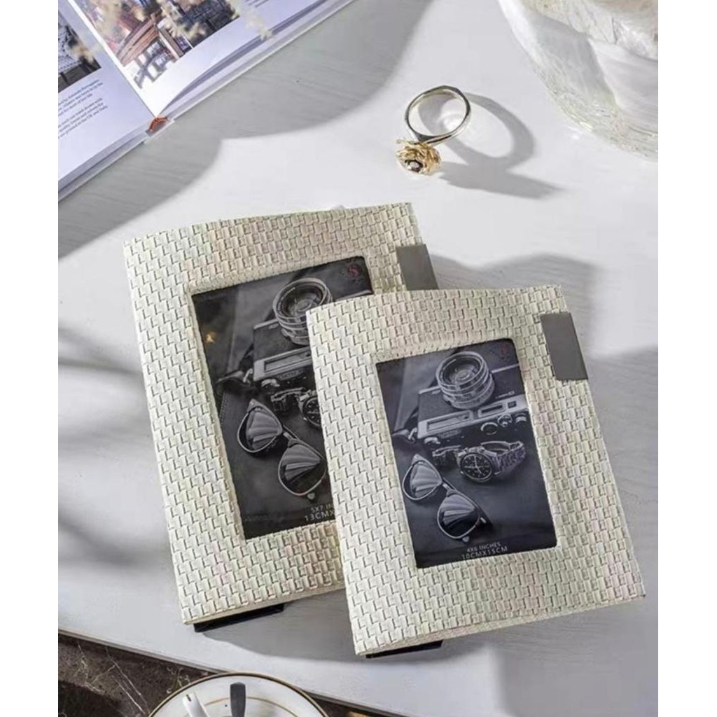 Hattie Photo Frame / frame aesthetic / bingkai pajangan. standing