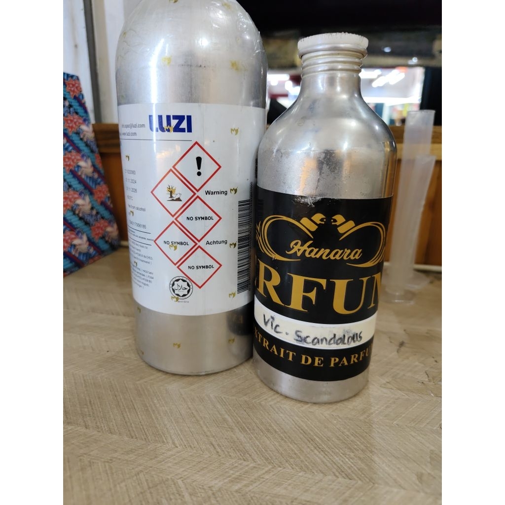 Vic. Scandalous bibit parfum murni