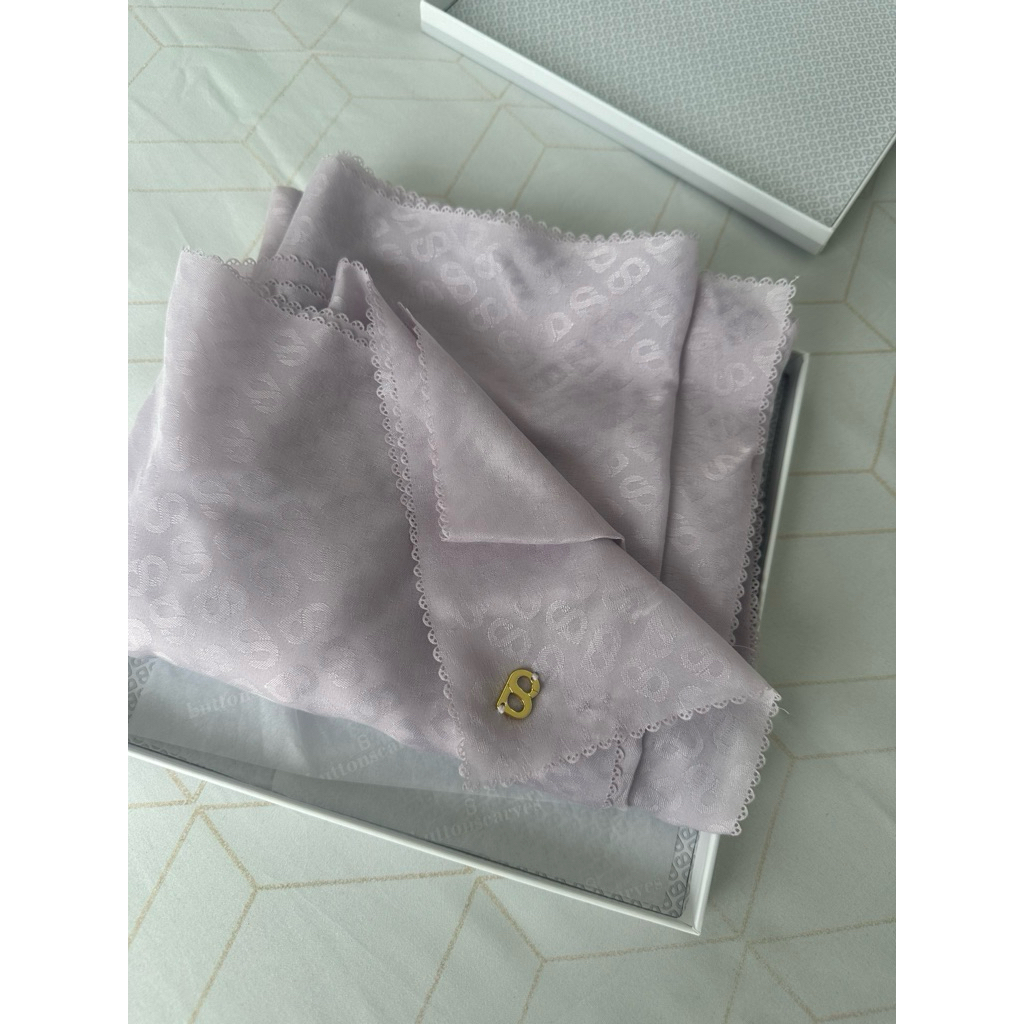 preloved buttonscarves scarf tapis embossed