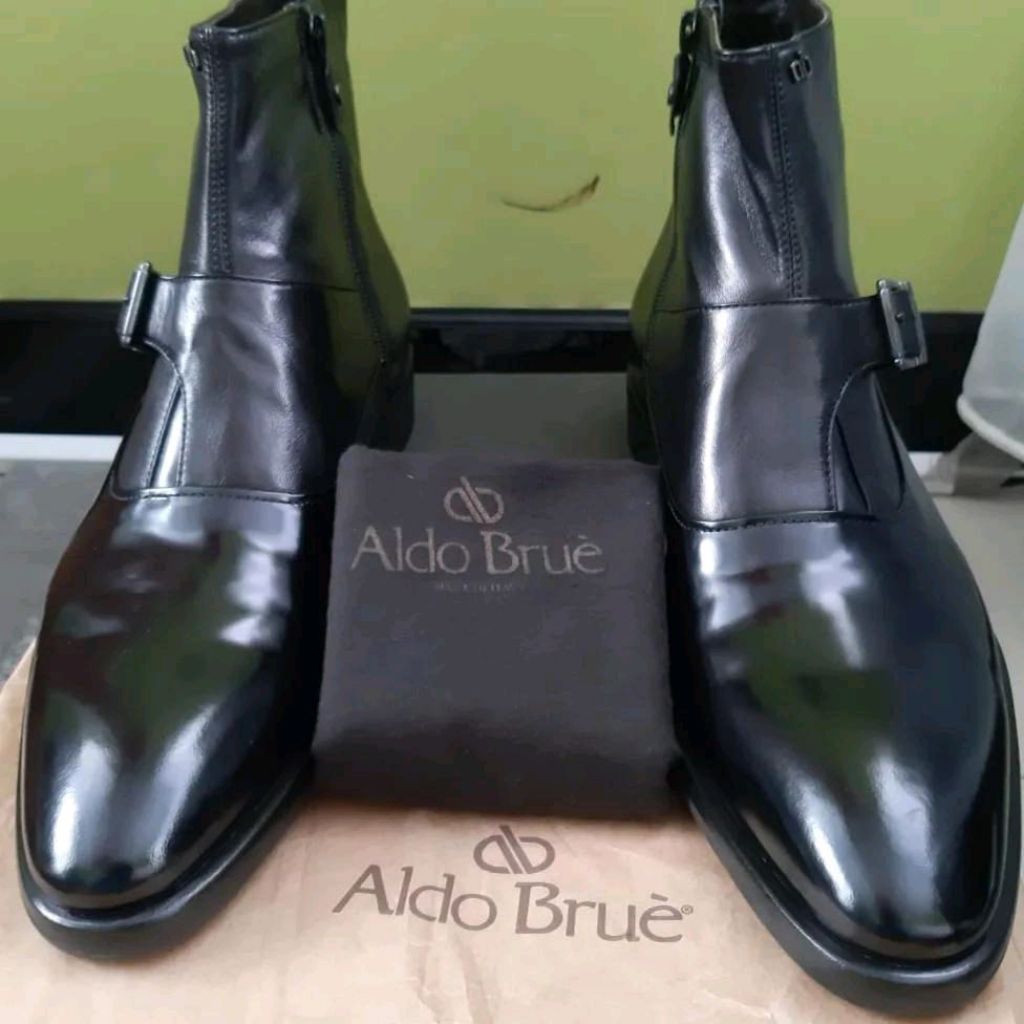 Sepatu boots pria Aldo Brue.