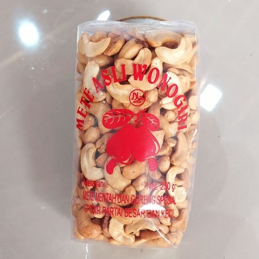 

Kacang Mede Goreng Belah Dua Berat 250 Gram Asli Wonogiri