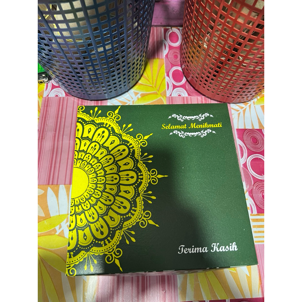 

dus BOX NASI KOTAK mofif warna