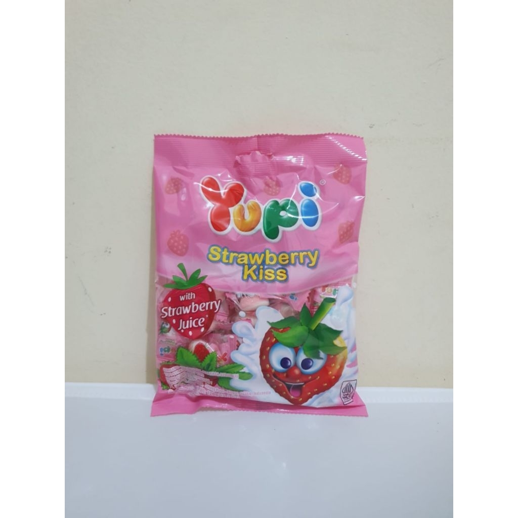 

Yupi Strawberry Kiss 120 gram