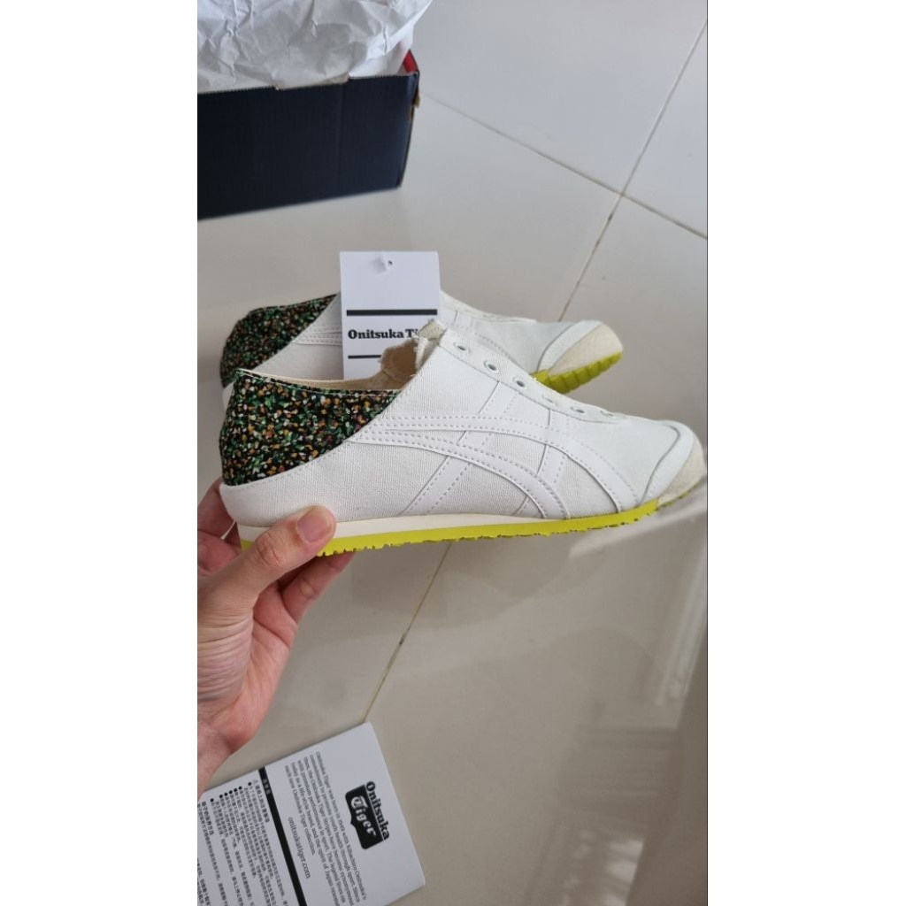 Onitsuka Tiger Slip On Mexico 66 Paraty Cream Floral Flower Canvas size 37