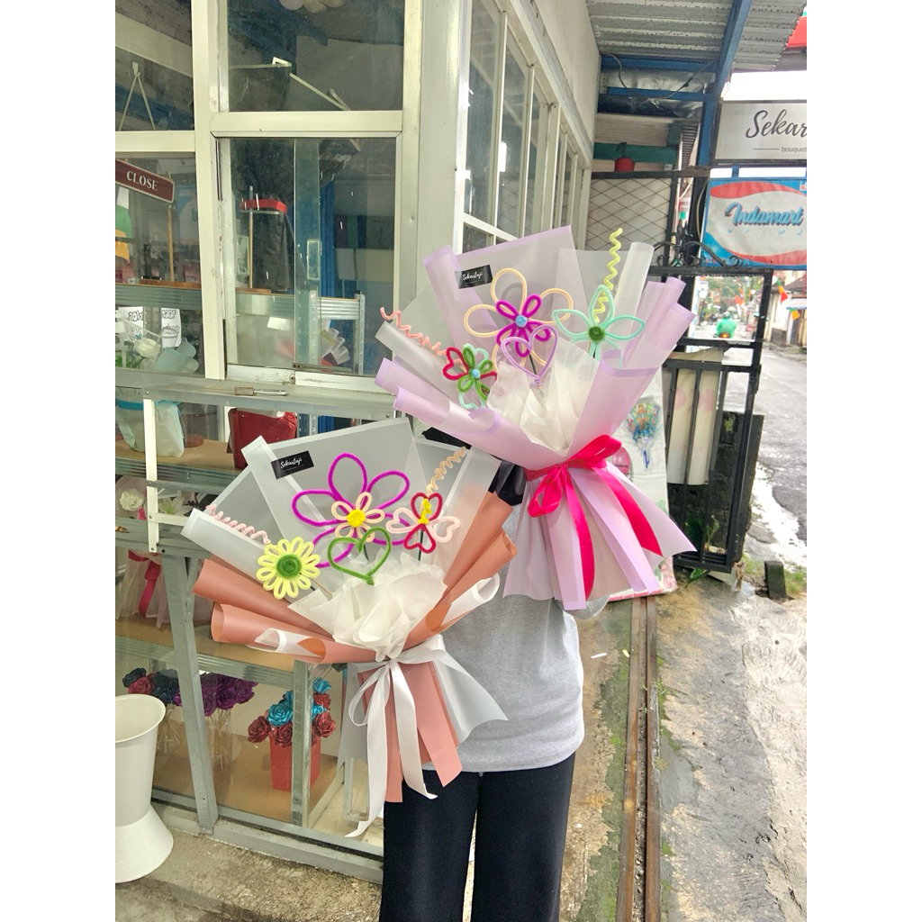 Pipe cleaner bouquet