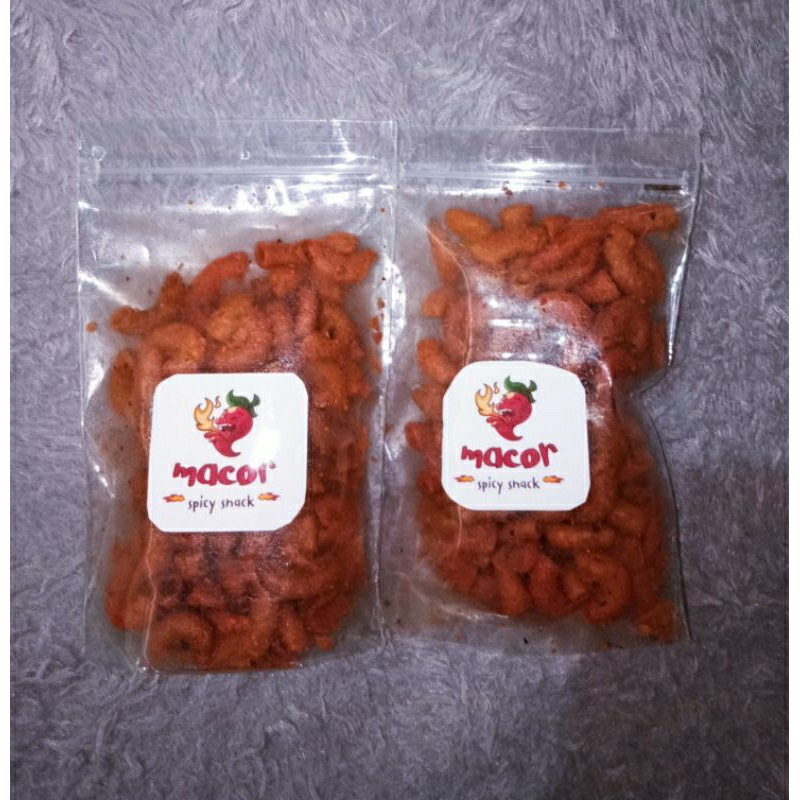 

macor dengan daun jeruk yang melimpah