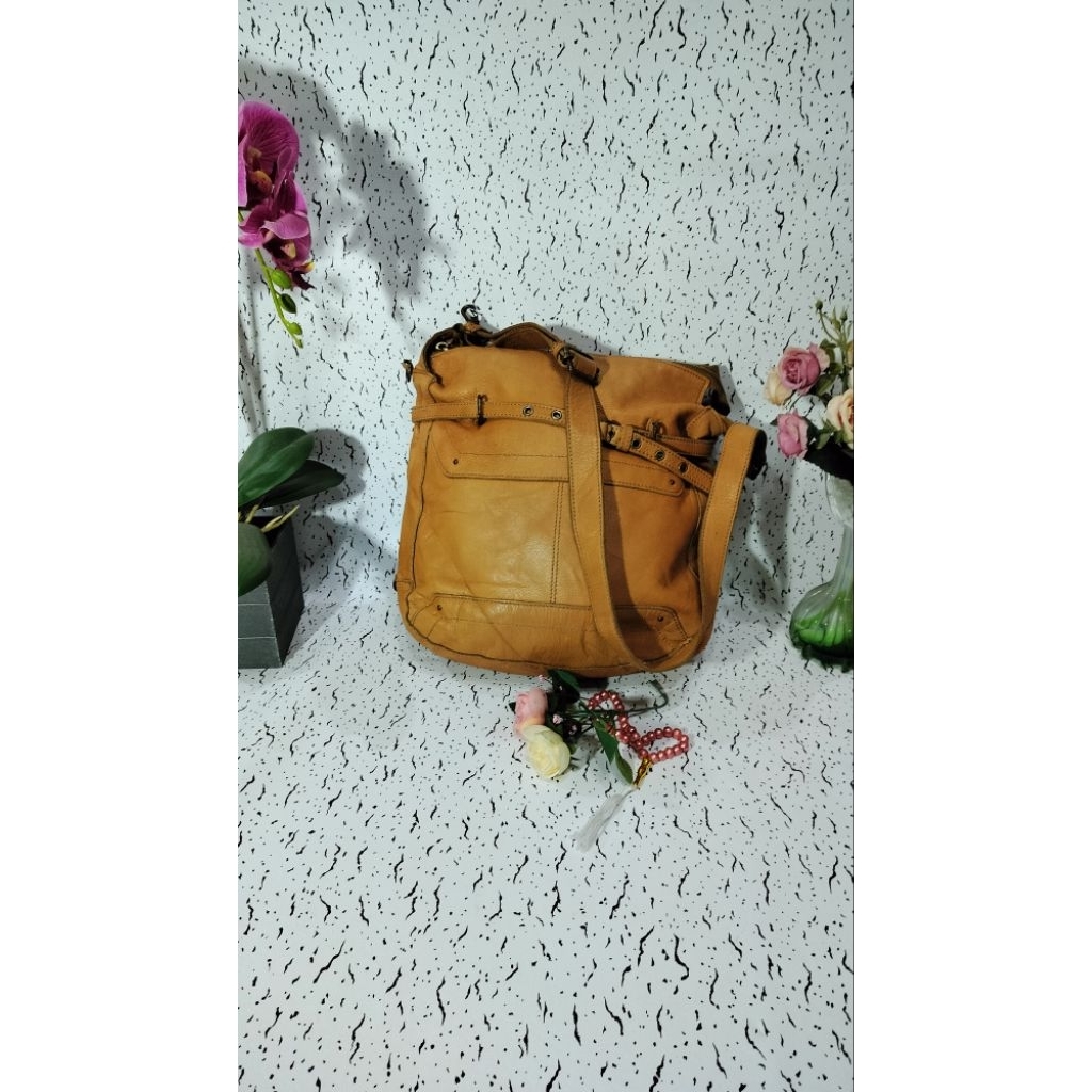 Tas_kulit_asli_mirip_ocil