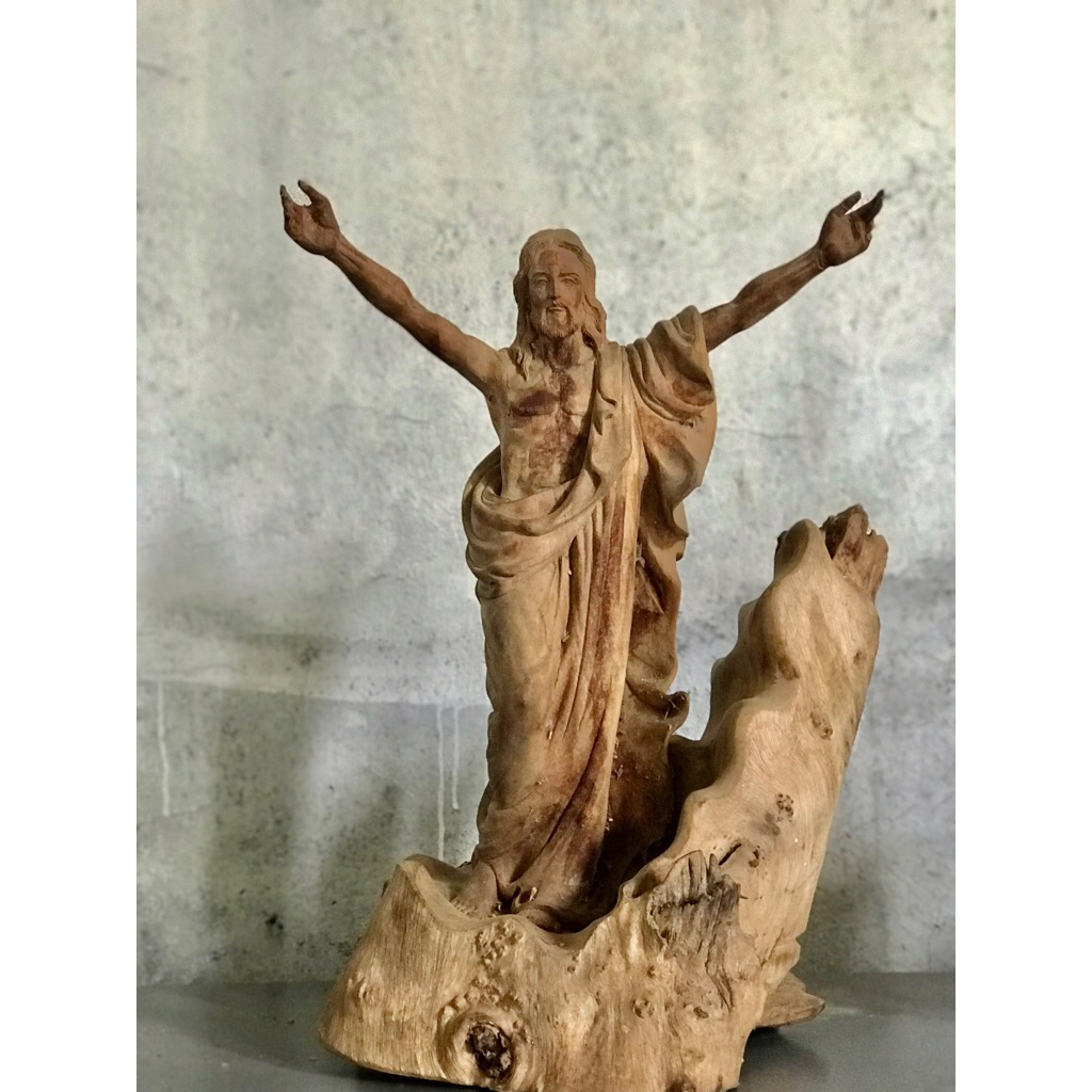 patung yesus kristus
