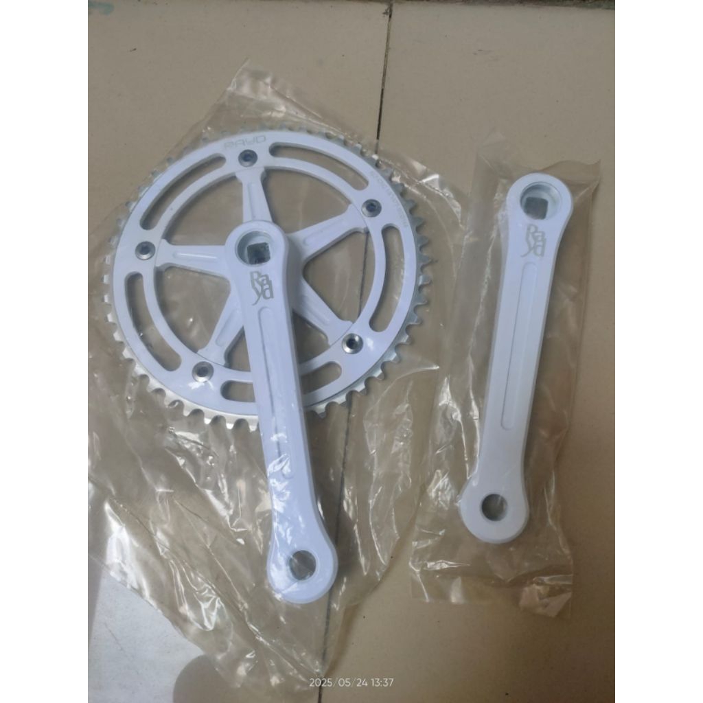 crank track fixie rayd putih