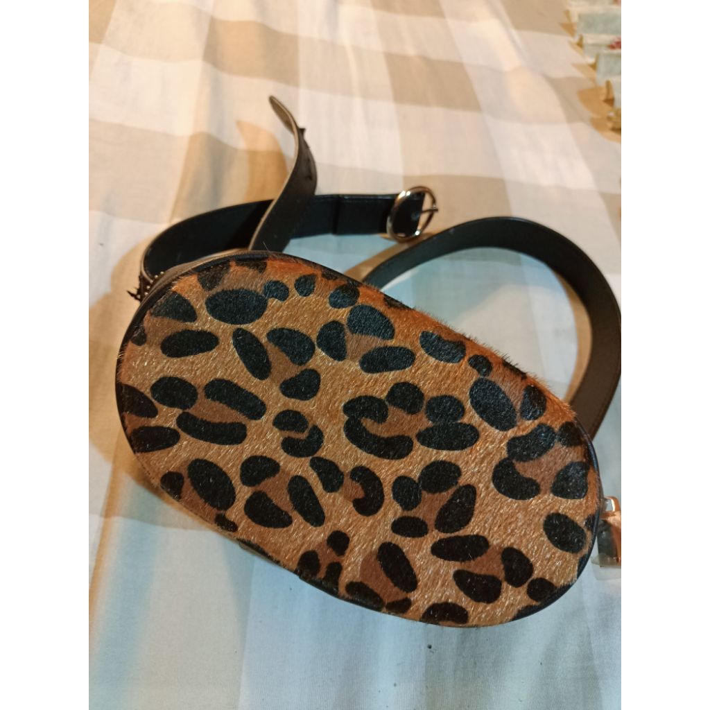 Preloved Stradivarius Waistbag