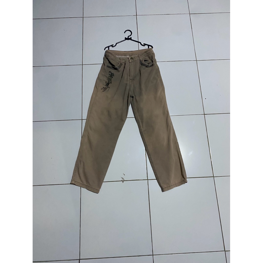 celana art avant garde