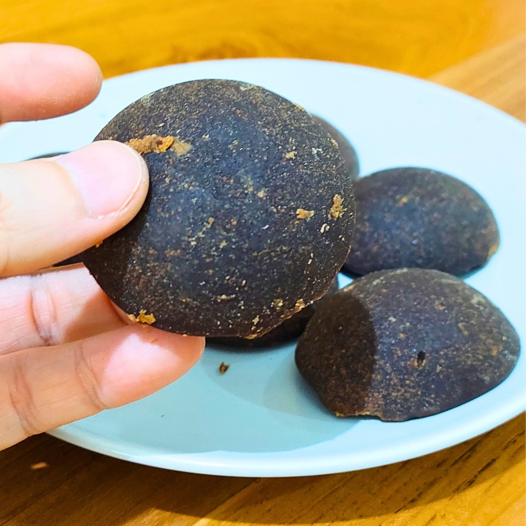 

Gula Aren Batok Hitam Wangi - 250 GR