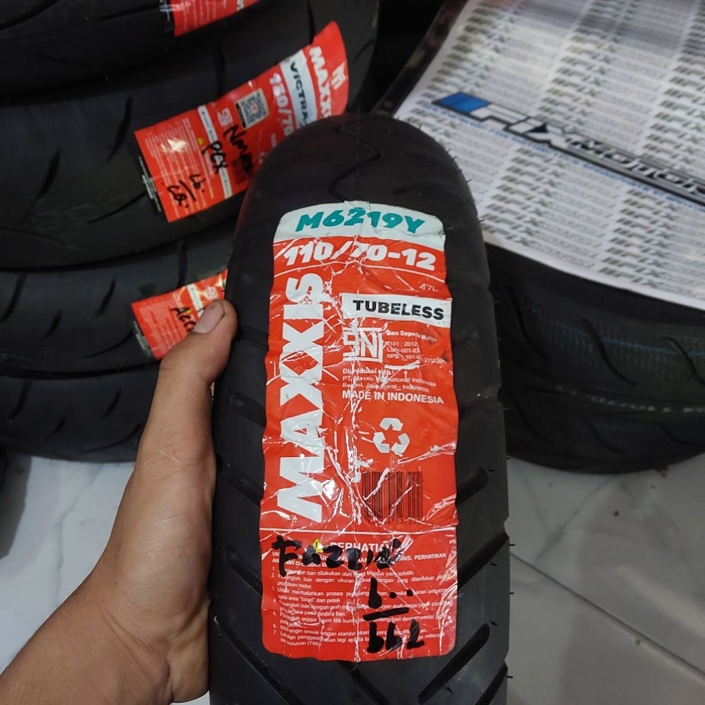 BAN MAXXIS 110/70 12 BAN MAXXIS RING 12 FAZZIO, FILANO DAN VESPA MATIC