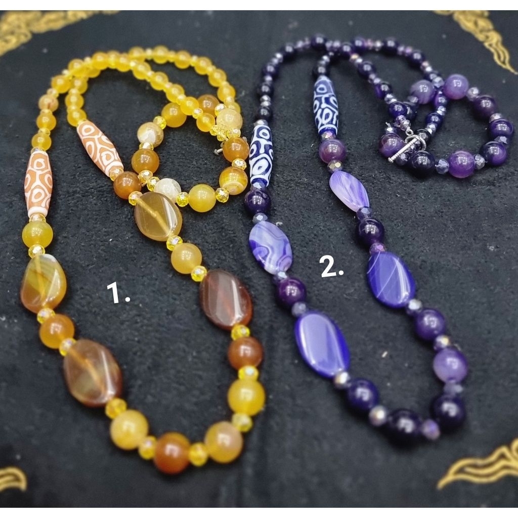 Satu set kalung dan gelang  batu Kalimantan