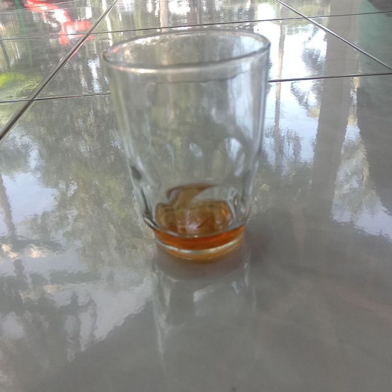 gelas kaca jempol