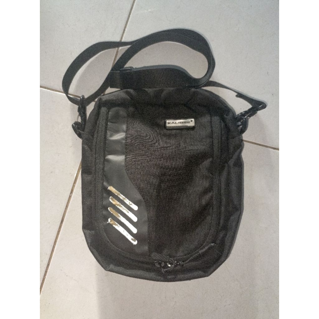 SLINGBAG KALIBRE BLACK PRELOVED ORIGINAL