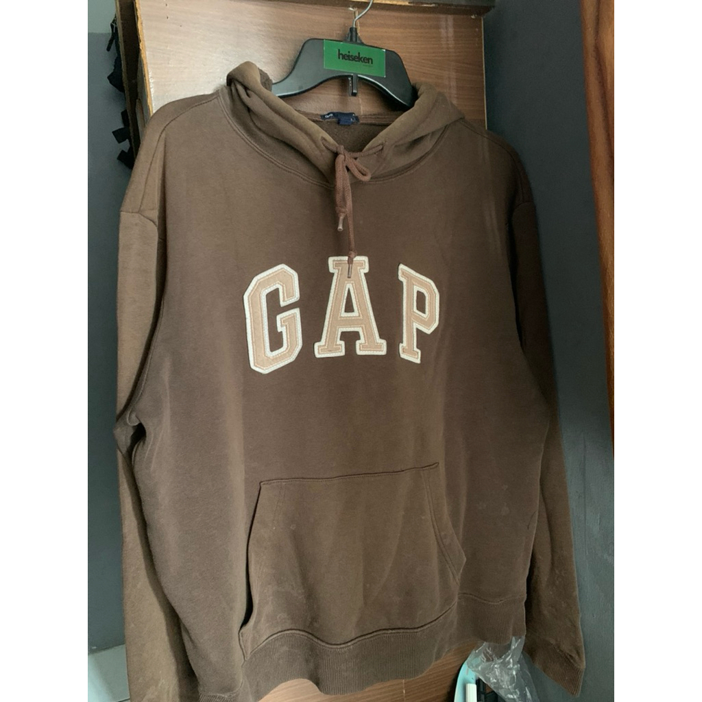 gap brown travis scoot