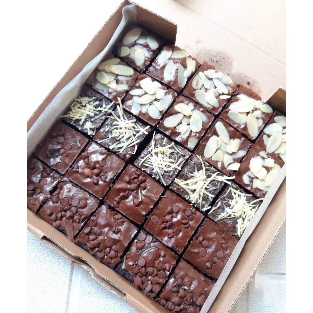 

Brownies sekat, Premium fudgy brownies sekat 20x20cm