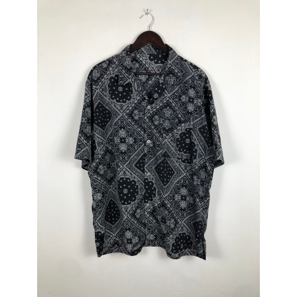 BANDANA PATTER OPEN COLLAR SHIRT