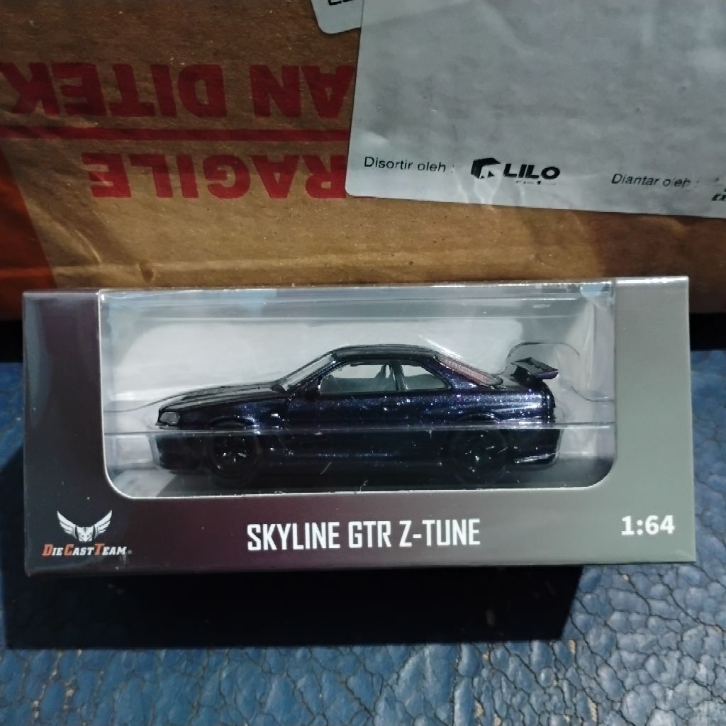 Die Cast Team Nissan Skyline GT-R34 acrilik