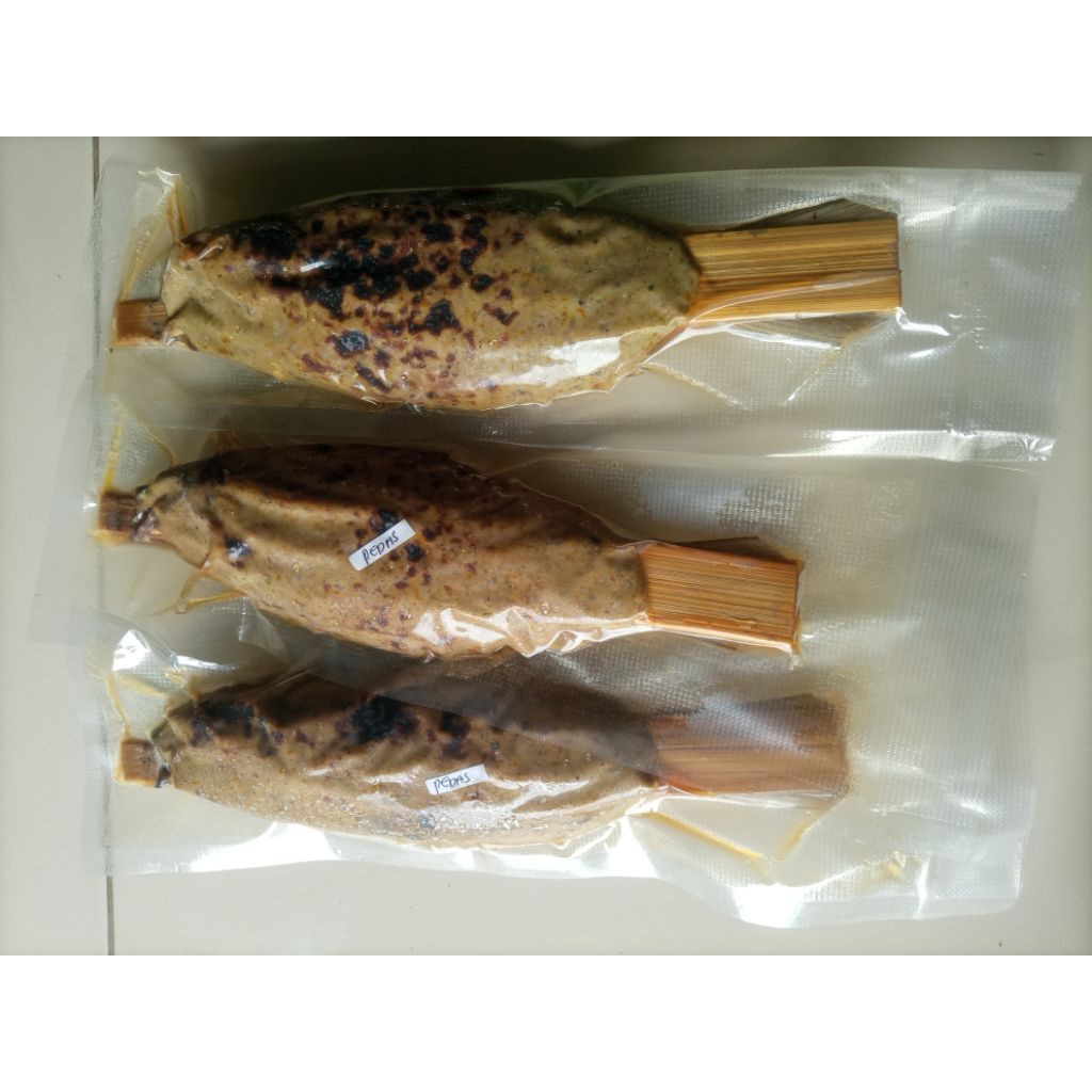 

Paket Isi 3 Pcs Tusuk Sate Bandeng Rasa Pedas Dan Original Tanpa Duri Gurih Enak Mantap Murah Besar Vakum