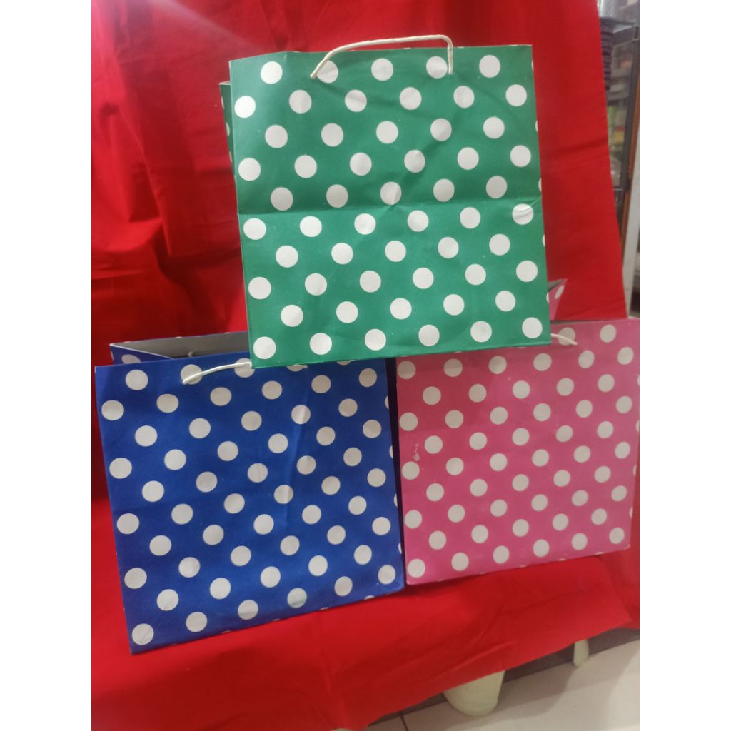 

paper bag nasi box 25 motif polkadot isi 12 pcs terlaris dan termurah bahan tebal