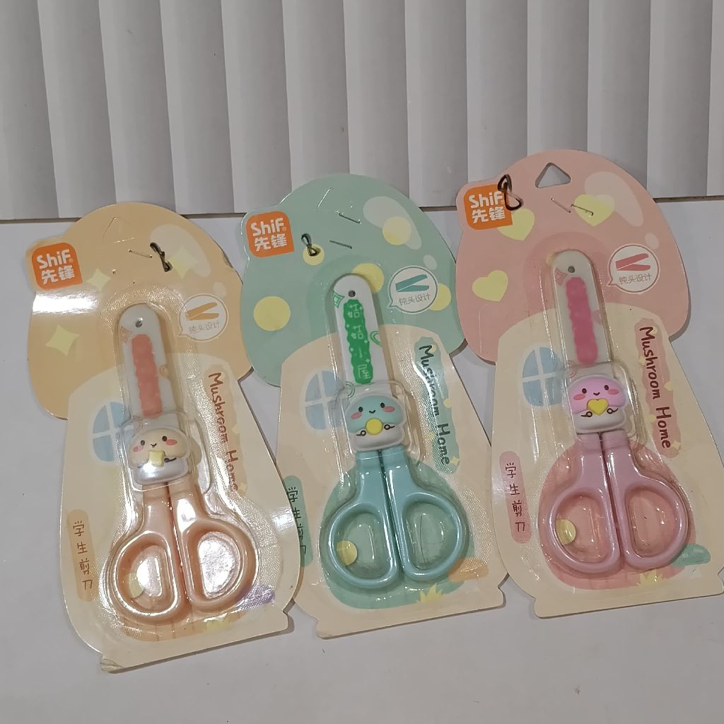 

Gunting Anak Lucu Anak