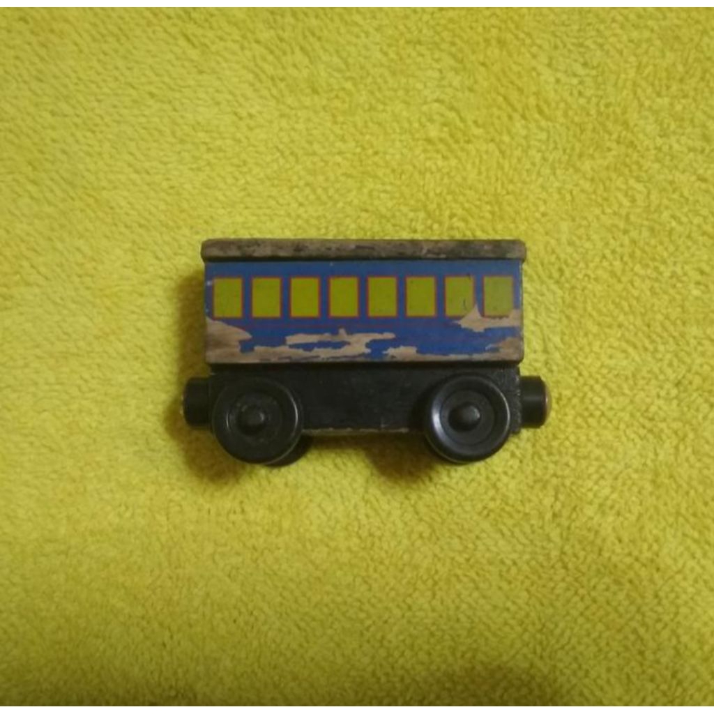 Mainan Kereta Api Kayu Jadul