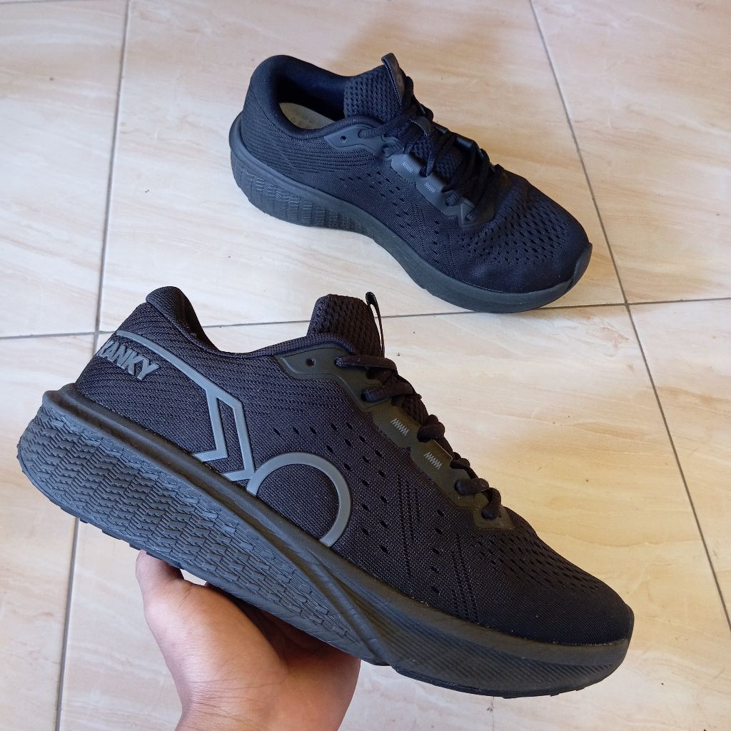 sepatu kanky x dr. tirta story kaze all black size 44