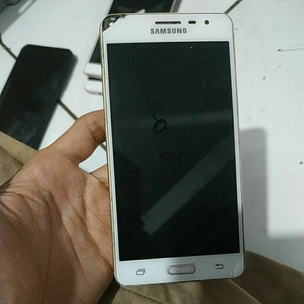LCD SAMSUNG J3 PRO CINA J3110