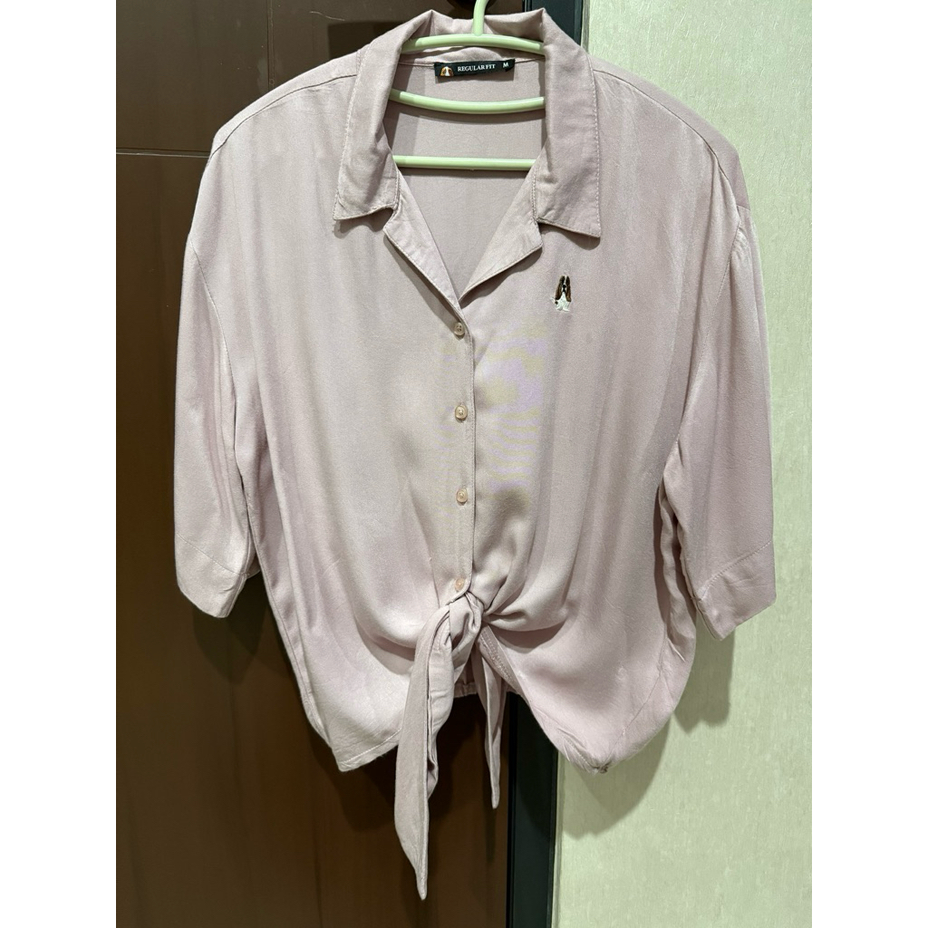 [preloved] Atasan Kemeja Hush Puppies warna Lilac