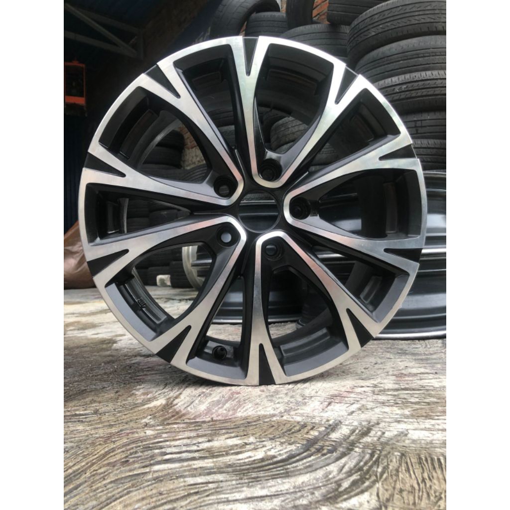 velg serep ori HRV mugen R17 limited edition PCD 5/114 kondisi bekas masih bagus