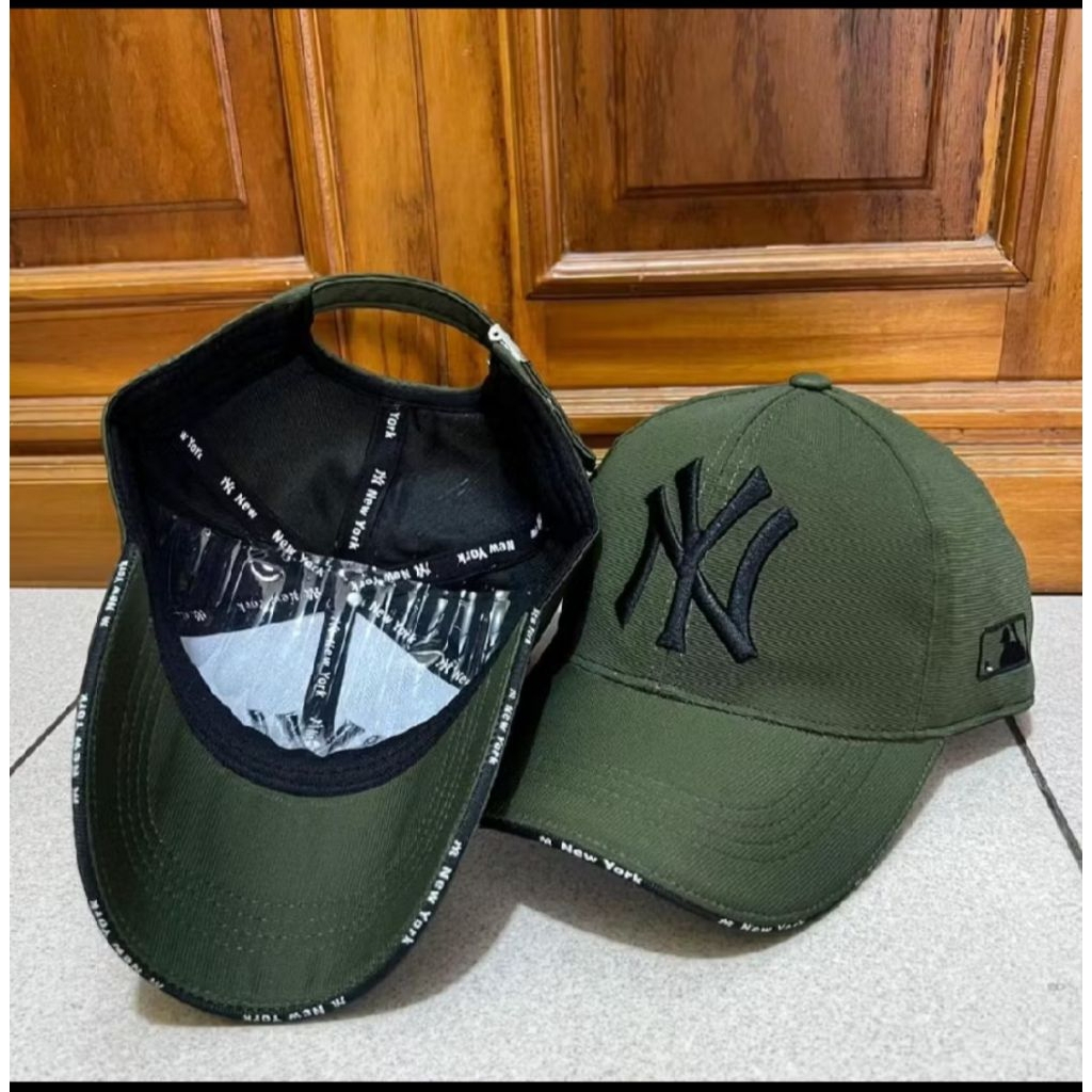 topi besbal Lis Sintong