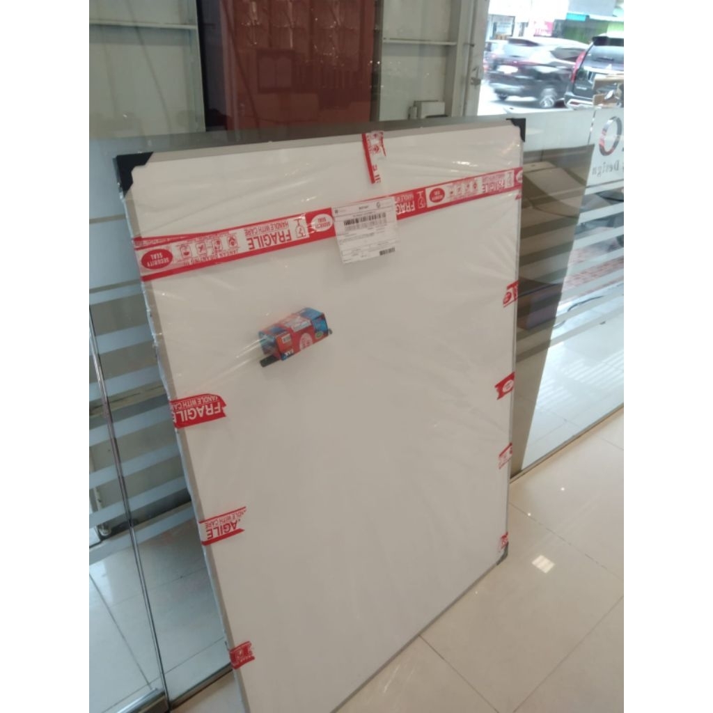 

Papan Tulis Ukuran 70*90 Gratis spidol penghapus