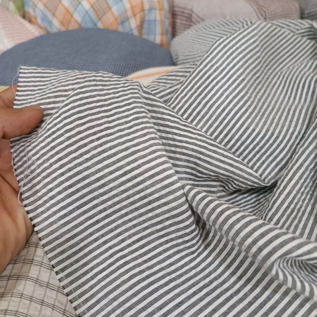 BAHAN KAIN COTTON CRINKLE BLUE ( HARGA UNTUK 0,5 METER )