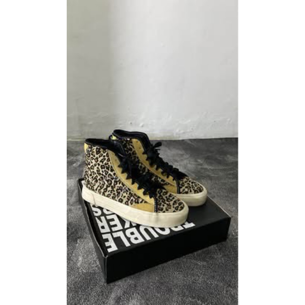 Sepatu Velpro Leopard